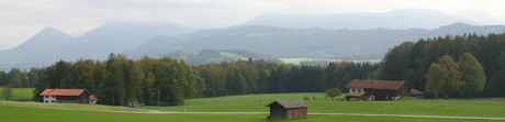 Panorama met bergachtergrond