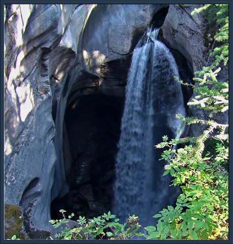 Maligne Canyon