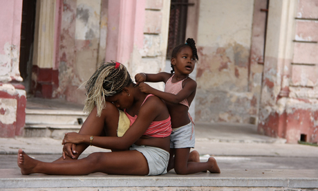 2 zusjes in Cuba