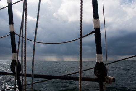 Regen op zee