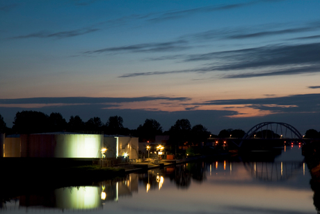 brug in het water