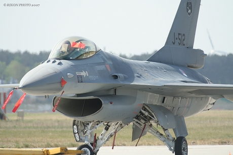 F-16