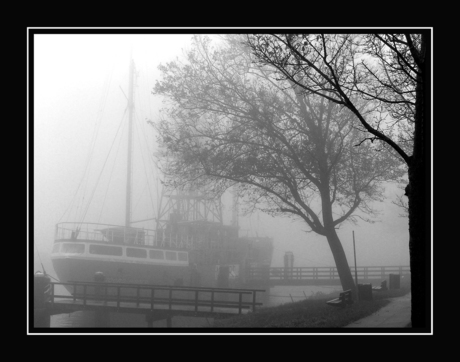 Lichtschip in de mist