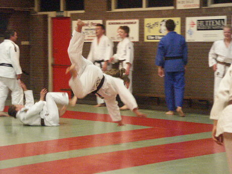 koprol voorwaarts judo