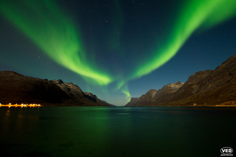 Noorderlicht in een Fjord