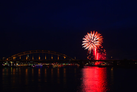 Vuurwerk tijdens de Nijmeegse Zomerfeesten