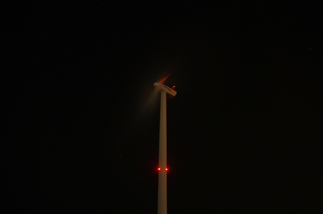 Windmolen bij nacht