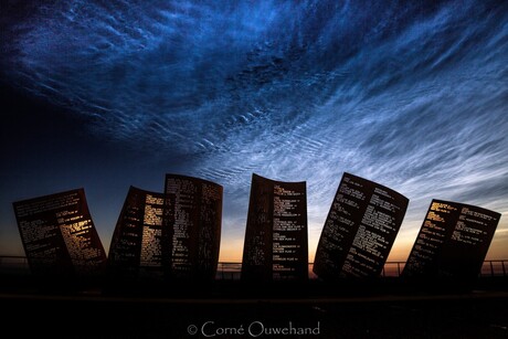 Nachtwolken monument.