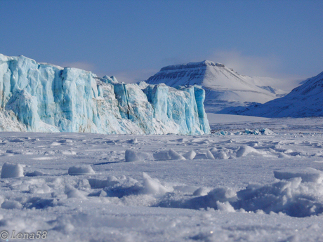 80 m hoge gletsjer