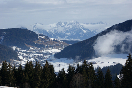 Uitzicht over het dal in Thierbach