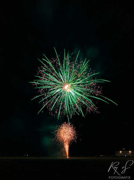 Some green Some yellow makes a fireworks flower!