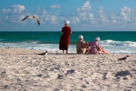 Meisjes op het strand