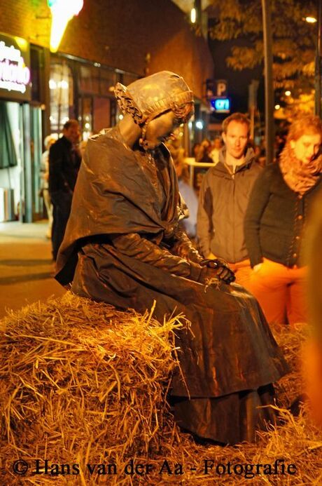 Living statues by Night