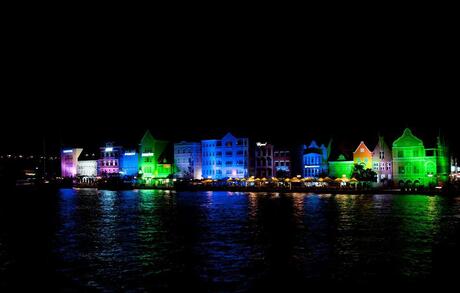 Willemstad bij nacht