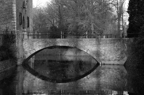 De kleurloze brug