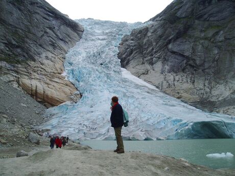52 Het was er zeer druk, veel Japanners