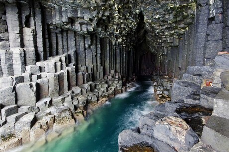 FINGALL´S CAVE
