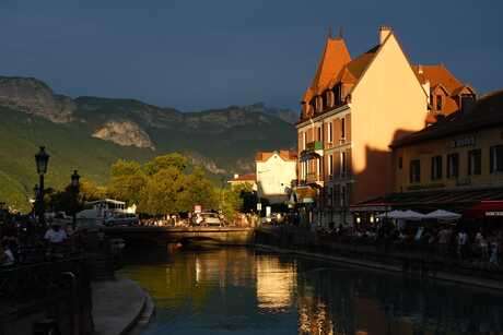 Annecyyy zonsondergang 