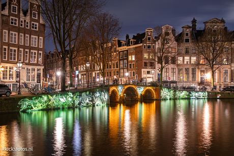 aan de Amsterdamse grachten 