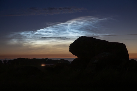 Noctilucent Clouds, Hunebed D15