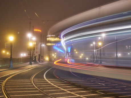 Tram in de mist