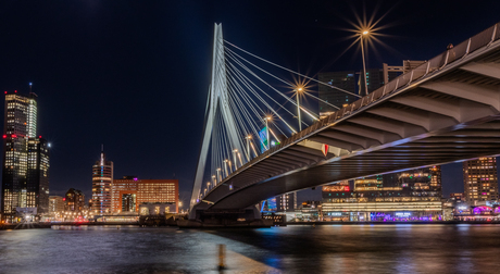 Onder de Erasmusbrug 