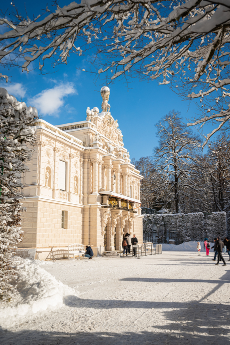 Schloss Linderhof in de sneeuw