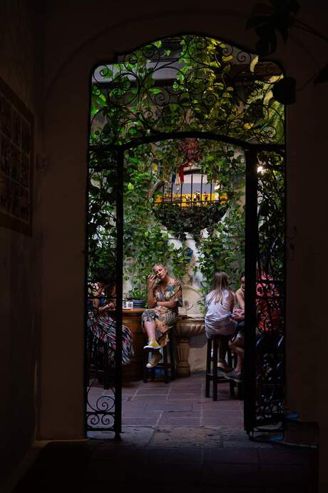 In een café in Malaga