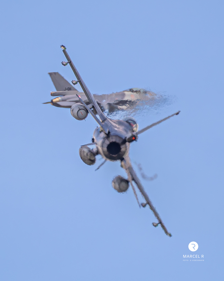 unieke crossing shot f-16
