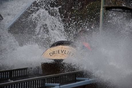 DRIEVLIET   Waterspektakel