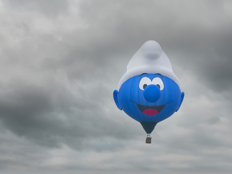 De smurf in de lucht