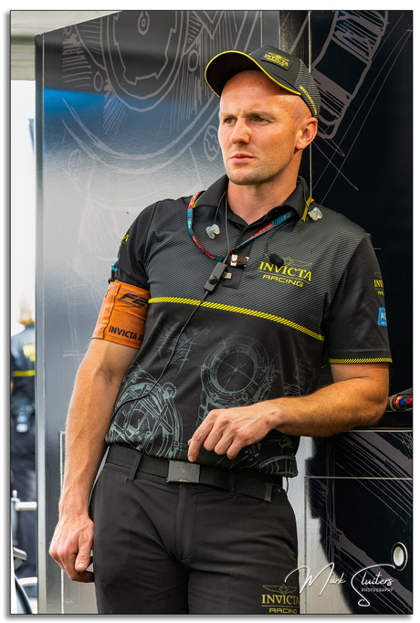 Invicta Racing - Hungaroring 2025 - Werkzaamheden in de Paddock F2