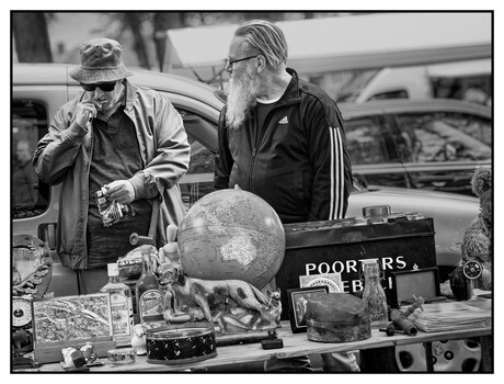 Op de markt-- effe een sjekkie draaien