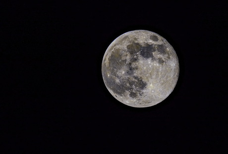 Maan in kleur