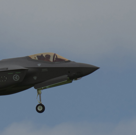 F-35 landing