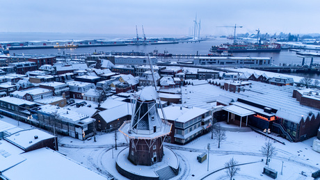 Molen Adam in de Sneeuw.