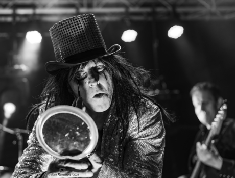 Play like Alice Cooper