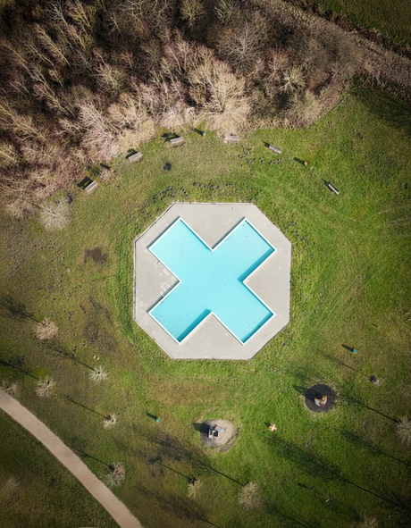 DJI drone shot zwembadje 