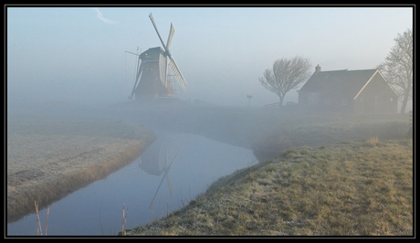 Huinsermolen in de mist