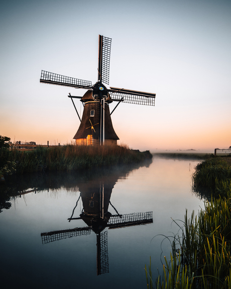 Zonsopkomst bij Molen de Puollen