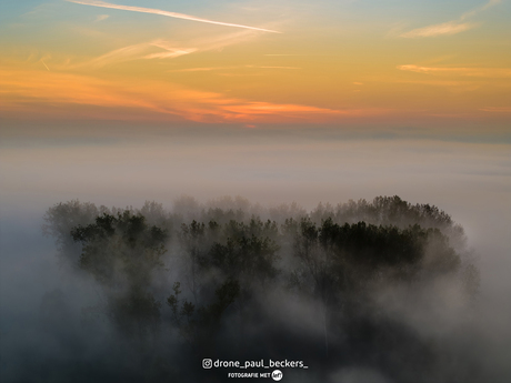 De mist houdt het zonnetje nog tegen. 