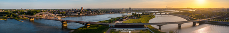 De Waalbrug | de Spiegelwaal | De Waal | De Waalkade  in Nijmegen