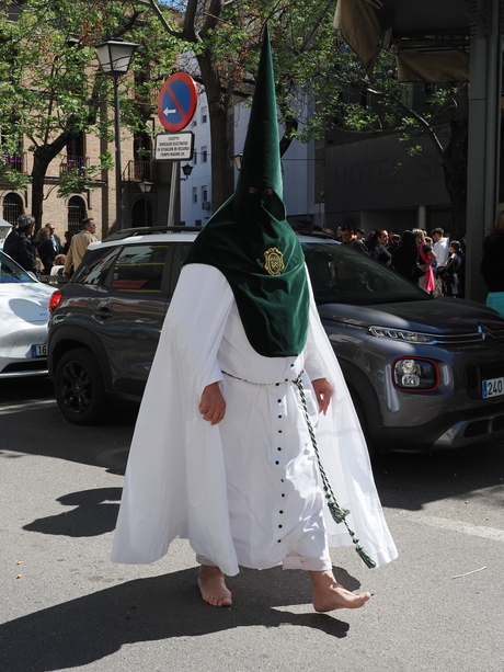 Blootsvoets Semana Santa Sevilla 2026