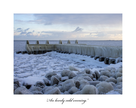 afsluitdijk in de winter