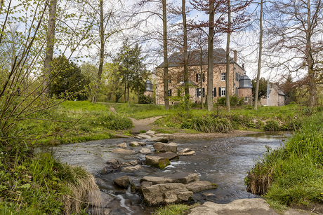 de verraderlijke oversteek naar het kasteel