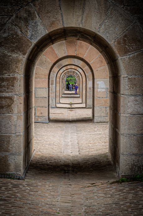 onder de bogen zitten