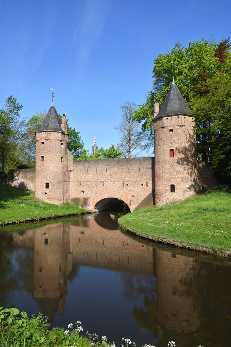 Waterpoort De Monnikendam.