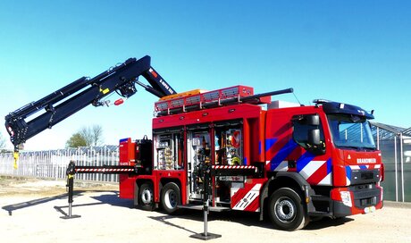 P1270749  TRUCK TIME   Brandweer  VOLVO FE met Mob Kraan foto  5 april 2025 