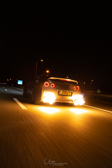 Nissan GTR on fire at night!
