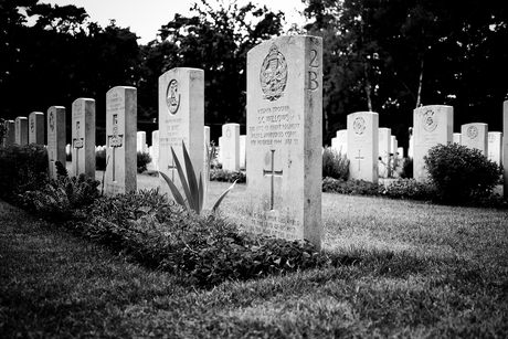 War cemetery Mierlo